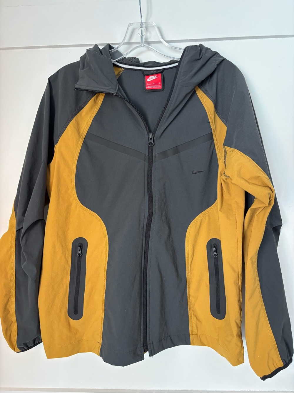 Nike Men’s Hooded Jacket & pants - Charcoal & Mustard lightweight material in XL